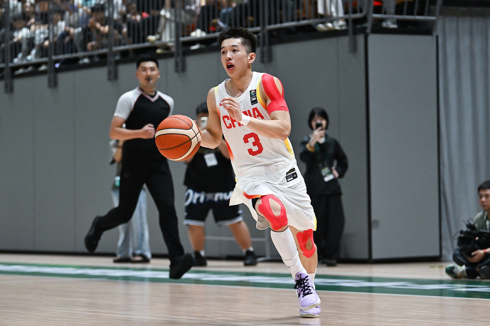 大爆发🐂杨溢单场17助刷新赛会纪录 此前5场合计16助